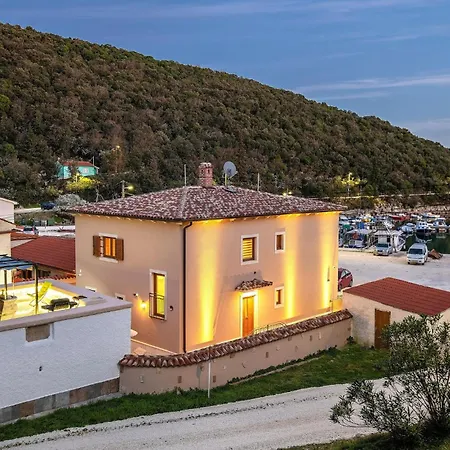 Stunning In With Kitchen Krnica