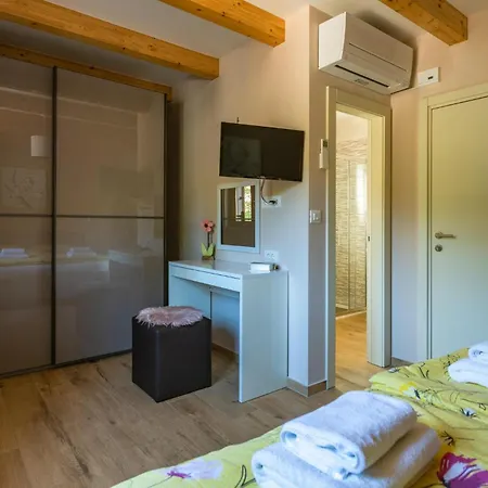 Stunning In With Kitchen * Krnica